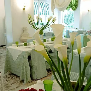 https://hotel-eveline-portosole.hotelitalianriviera.com